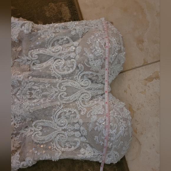 Eva Lendel "Santa" Wedding Dress ABSOLUTELY STUNNING - Picture 12 of 13